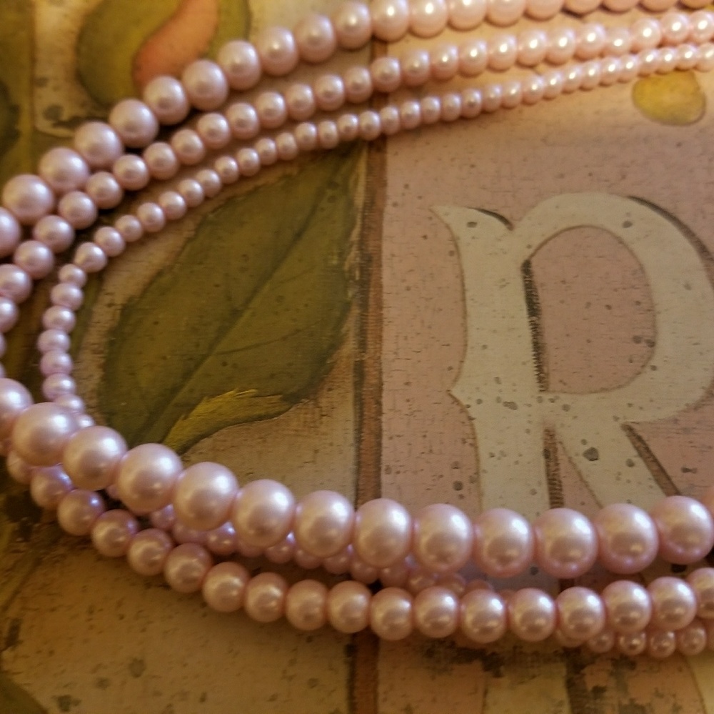 Triple strand pearl necklace - Picture 3 of 3